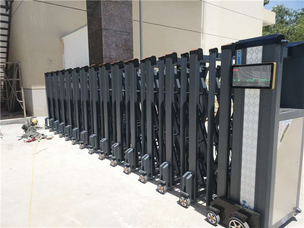 電動(dòng)伸縮門在某小區(qū)安裝使用